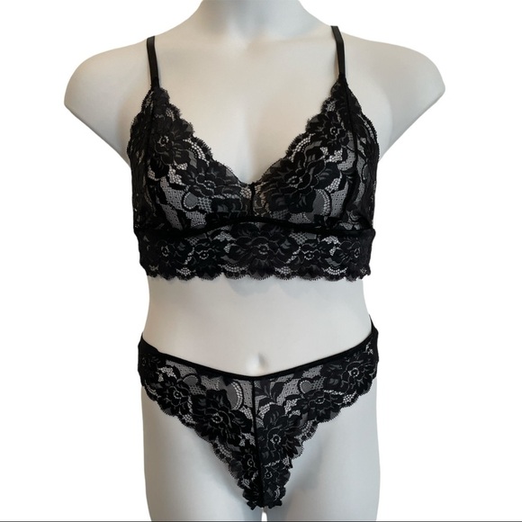 Good Touch Black Lace Bra and Panties Set. Size Large - Picture 1 of 8